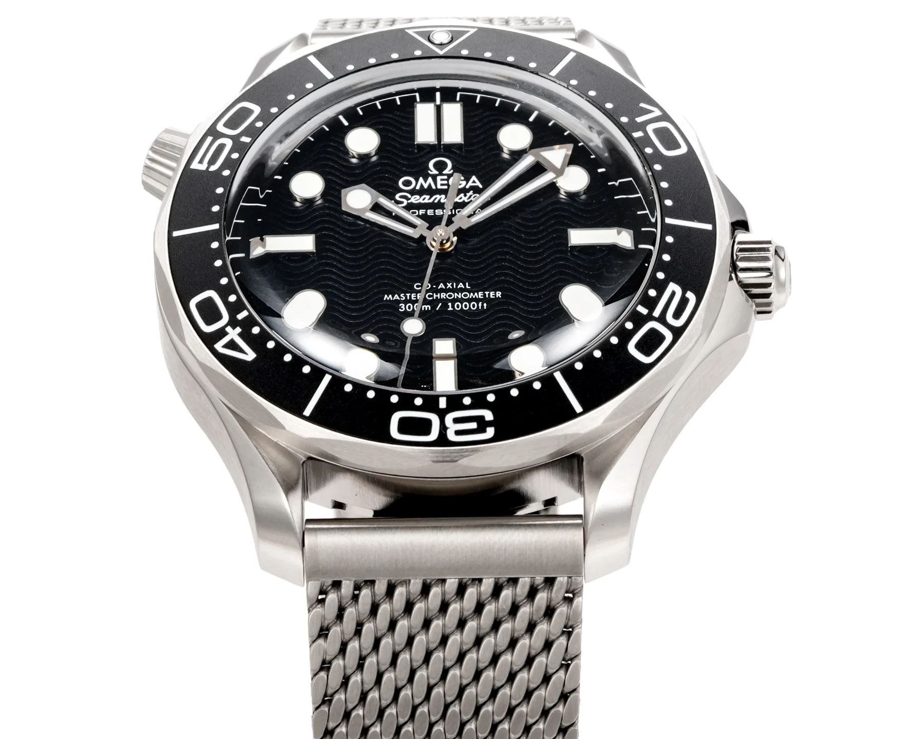 Omega Seamaster Ceramic 42mm — detail