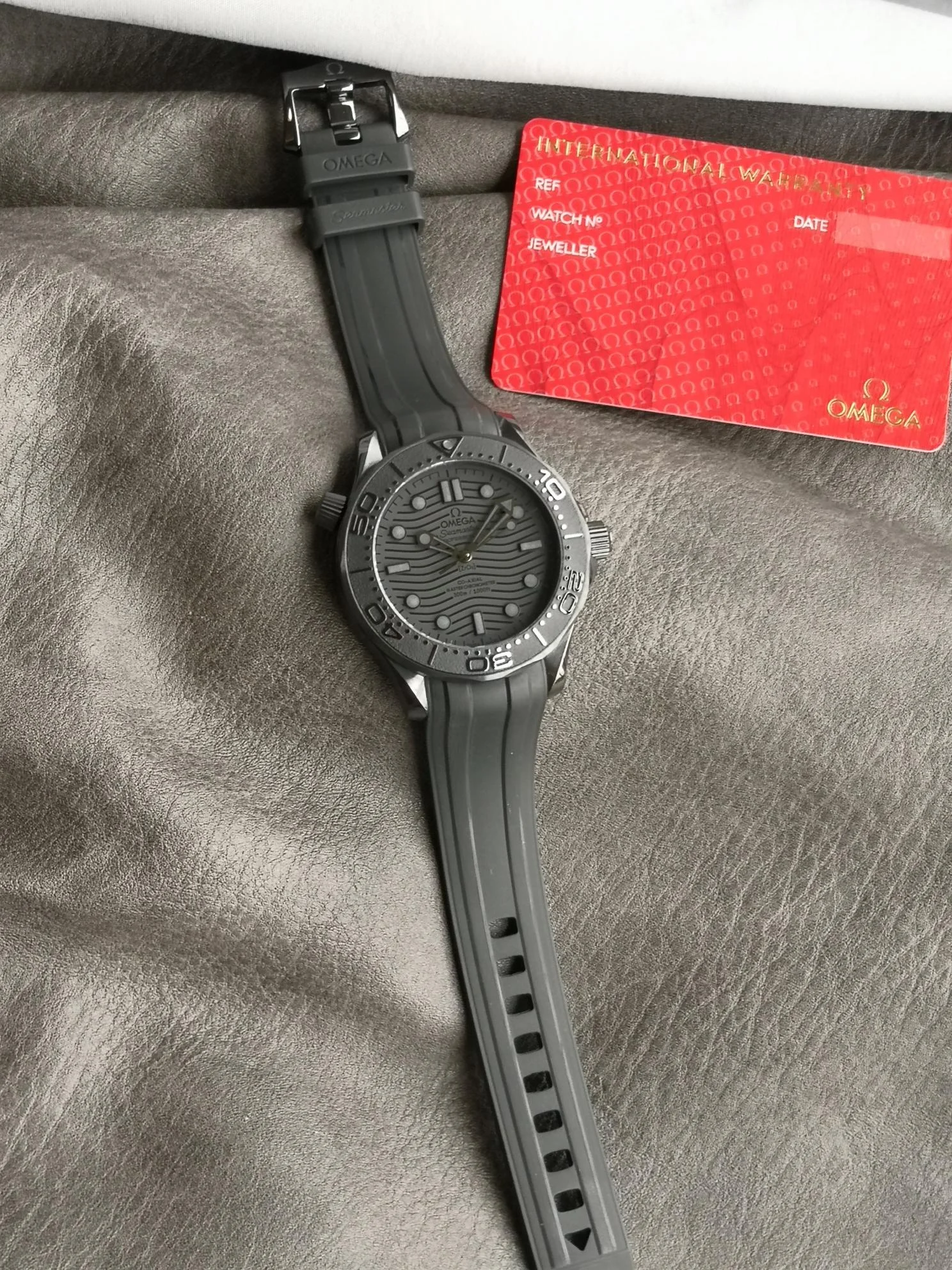Omega Seamaster Ceramic Black Dial 210.92.44.20.01.003 43.5mm — photographed off the sweep