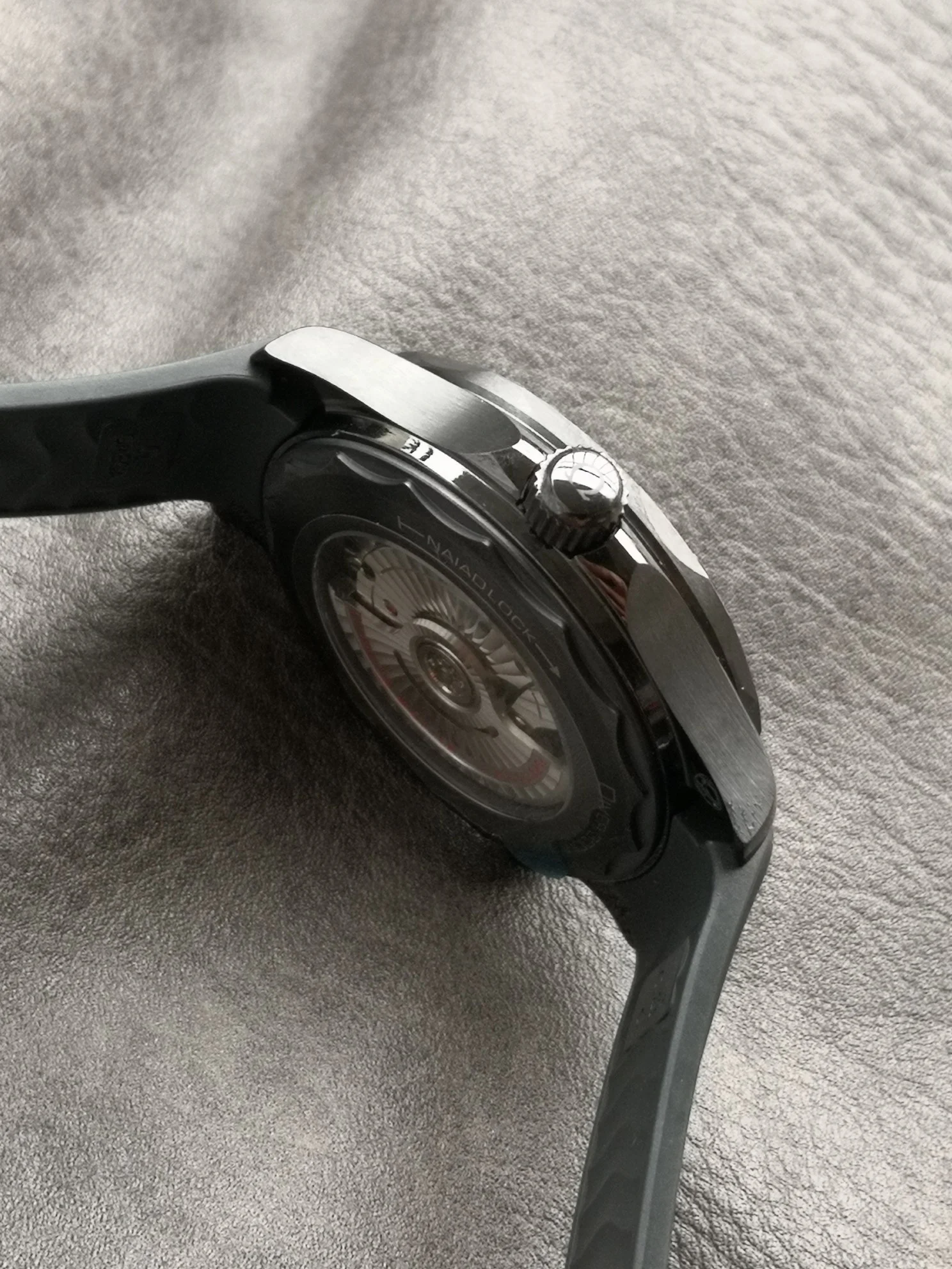 Omega Seamaster Ceramic Black Dial 210.92.44.20.01.003 43.5mm — photographed off the sweep