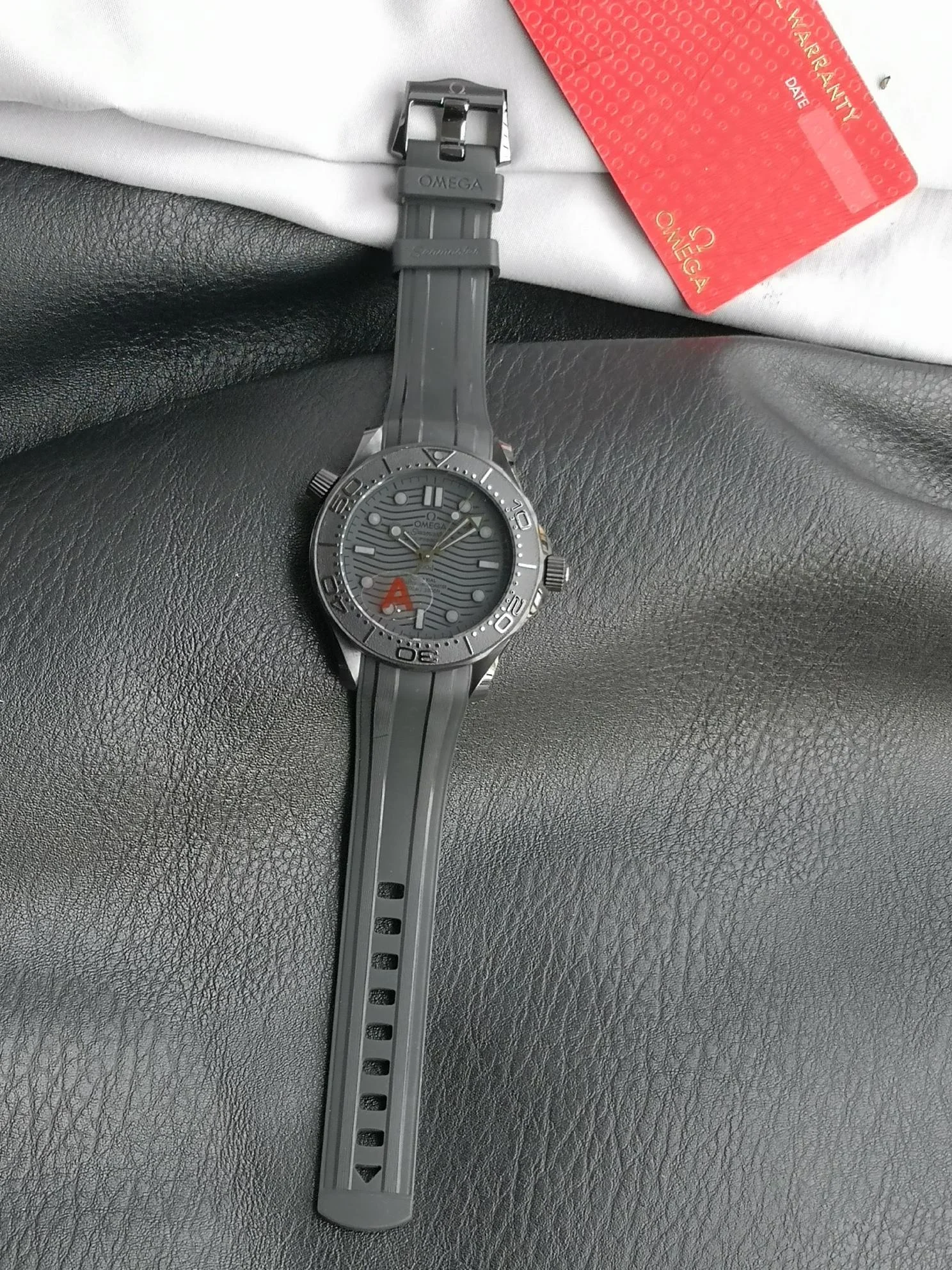 Omega Seamaster Ceramic Black Dial 210.92.44.20.01.003 43.5mm — photographed off the sweep