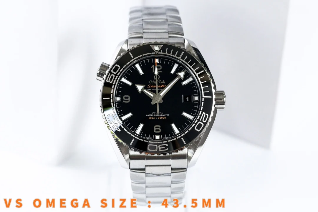 Omega Seamaster Planet Ocean Ceramic 215.30.44.21.03.001 — detail