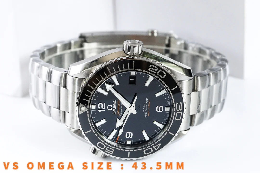 Omega Seamaster Planet Ocean Ceramic 215.30.44.21.03.001 — detail