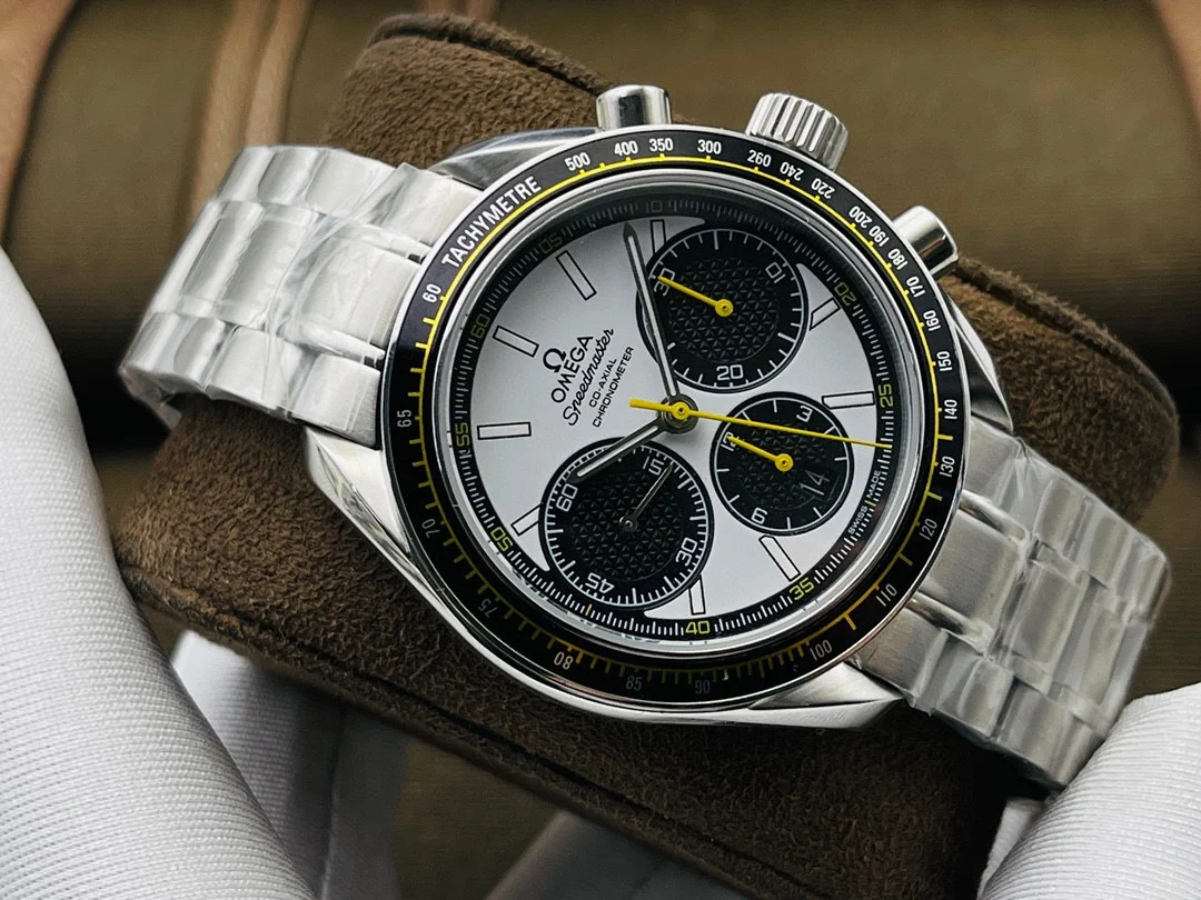 Omega Speedmaster 326.32.40.50.02.001 — photographed off the sweep