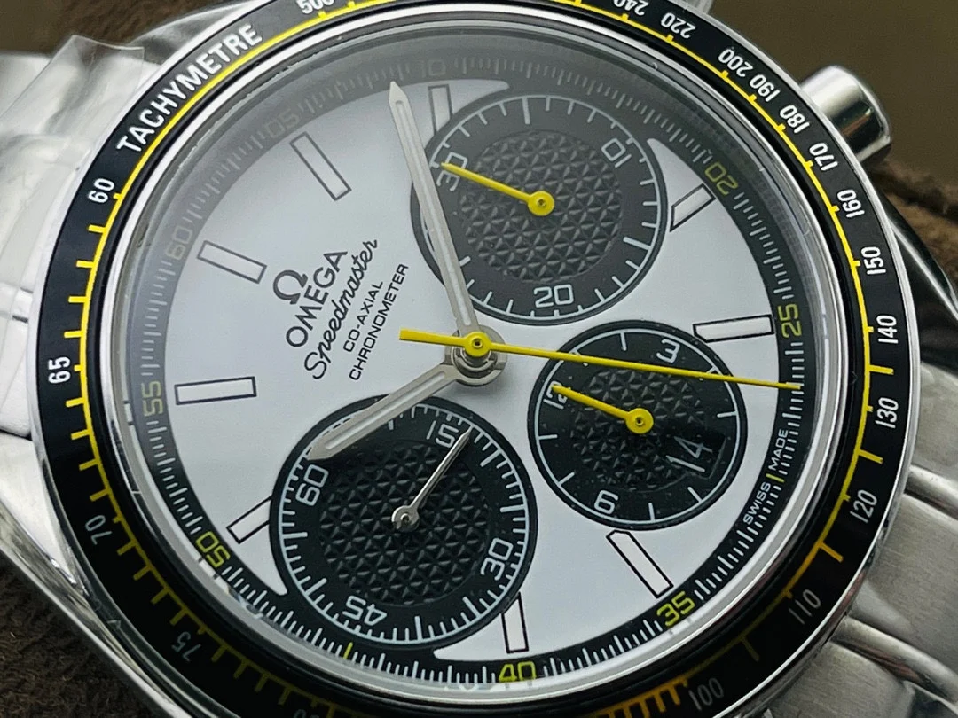 Omega Speedmaster 326.32.40.50.02.001 — photographed off the sweep