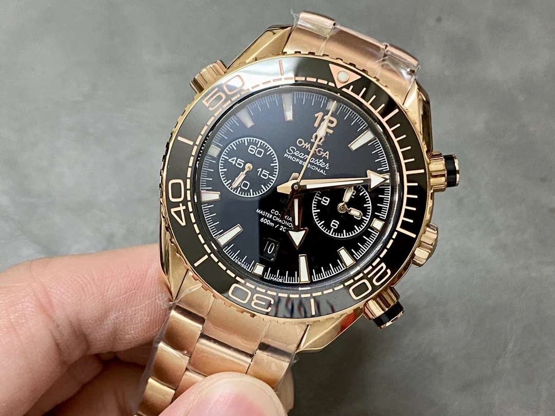 Omega Speedmaster 329.32.44.51.01.001 — photographed off the sweep