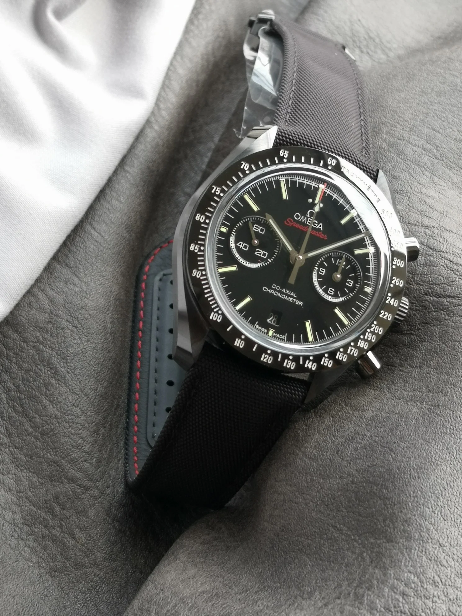 Omega Speedmaster Moonwatch 311.92.44.51.01.003 — photographed off the sweep