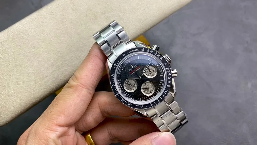 Omega Speedmaster Moonwatch Ceramic