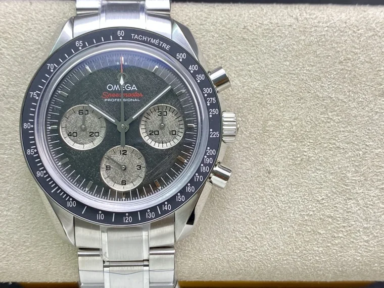 Omega Speedmaster Moonwatch Ceramic
