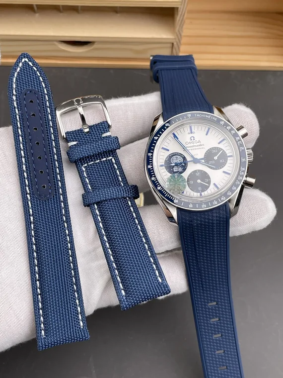 Omega Speedmaster Snoopy 42mm