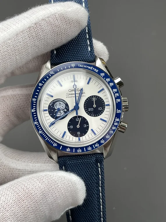 Omega Speedmaster Snoopy 42mm