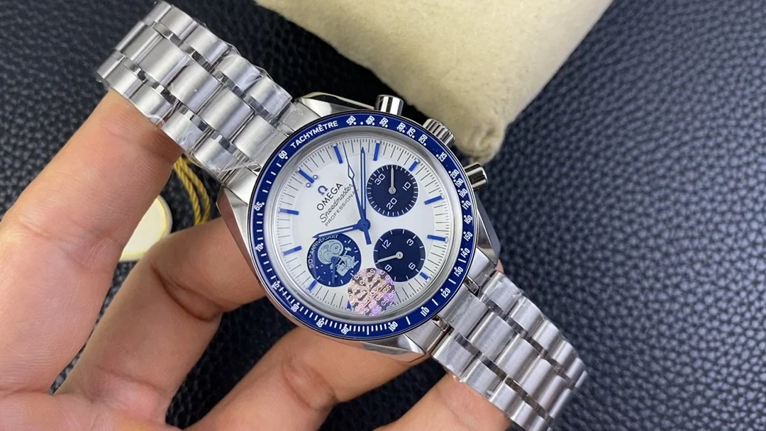 Omega Speedmaster Snoopy Ceramic Blue Dial 42mm