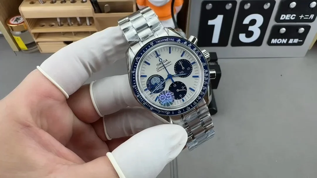 Omega Speedmaster Snoopy Steel