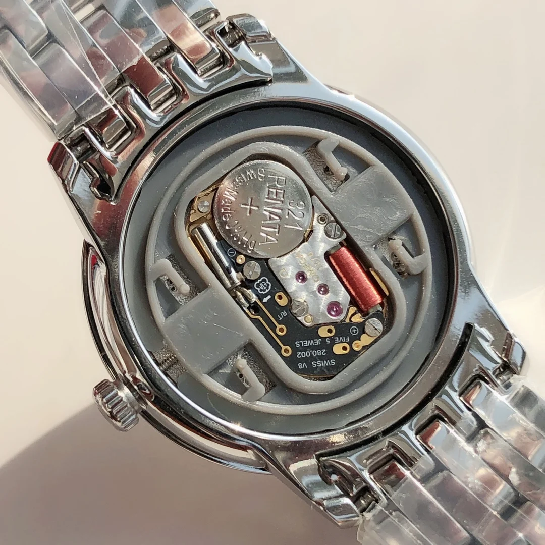 Original EAT1376 movement, 316L stainless steel strap — details — photographed off the sweep