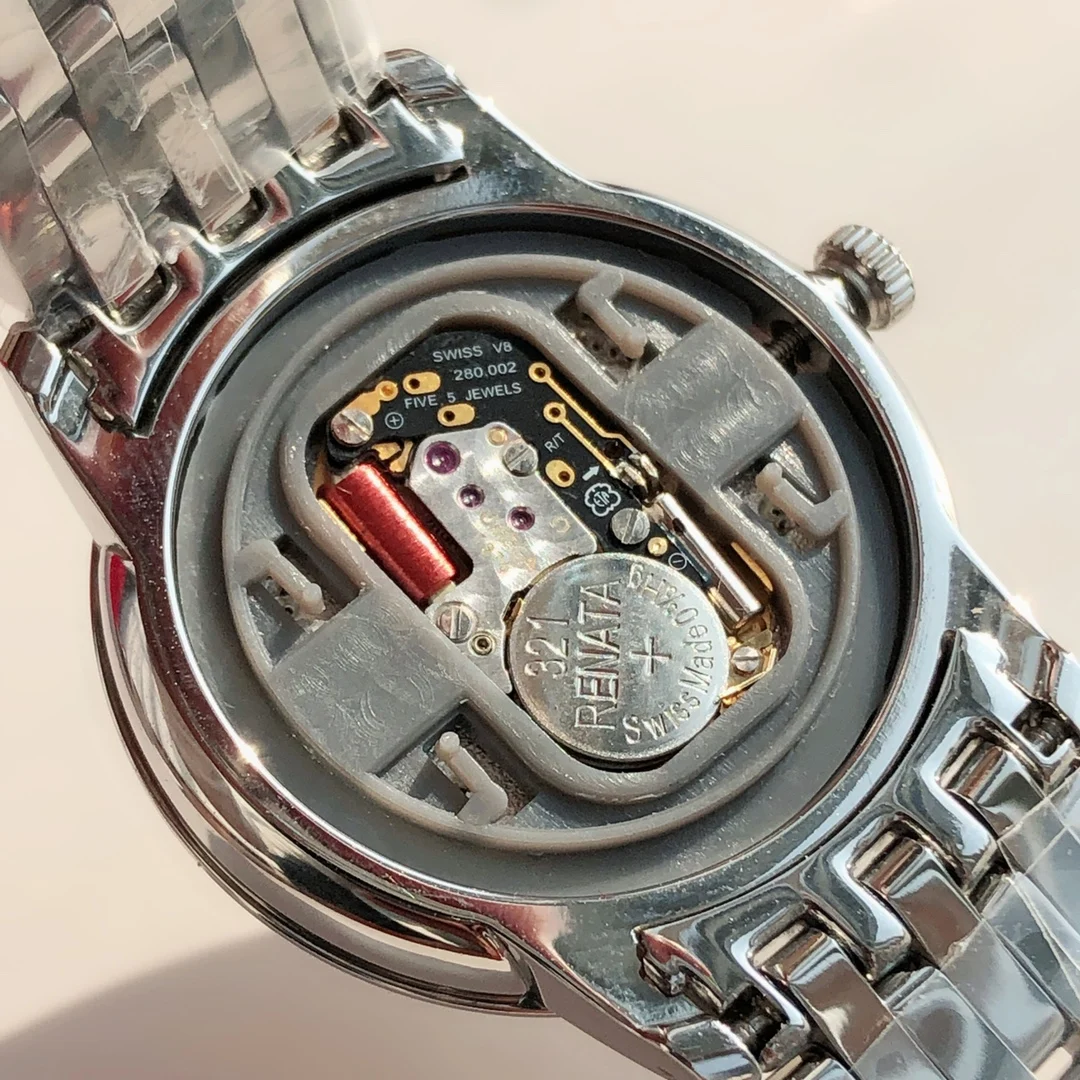 Original EAT1376 movement, 316L stainless steel strap — details — photographed off the sweep