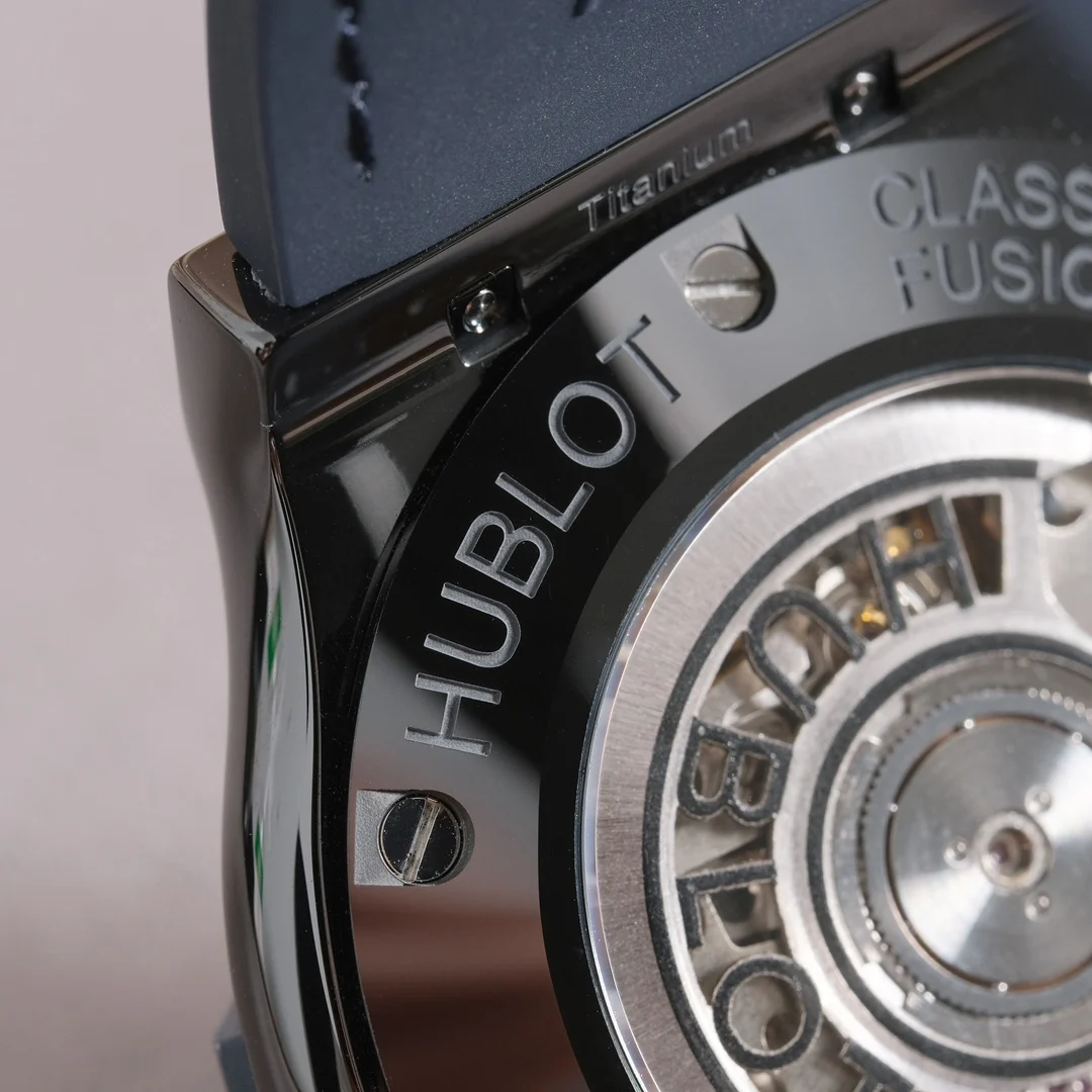 Original exhibition case back movement, identical to the original — photographed off the sweep