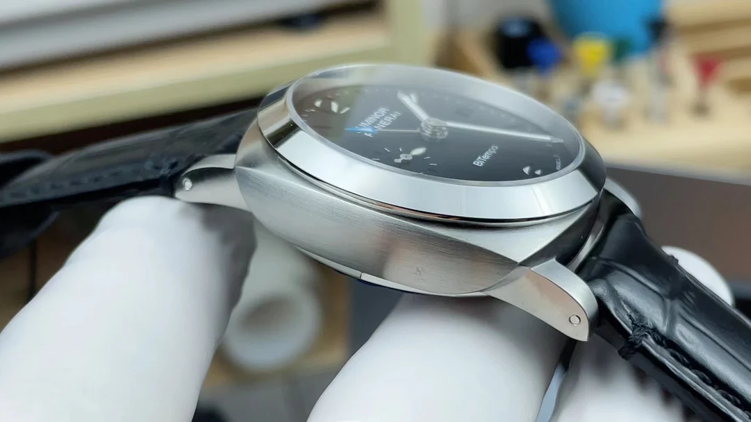 Panerai 40mm — photographed off the sweep