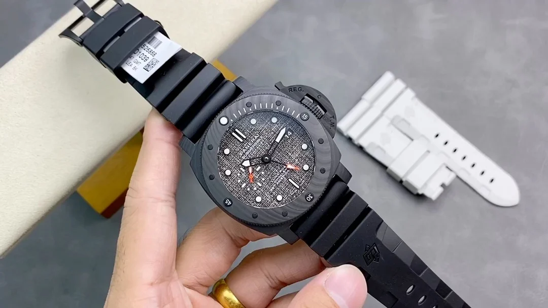 Panerai Black Dial PAM01039 47mm