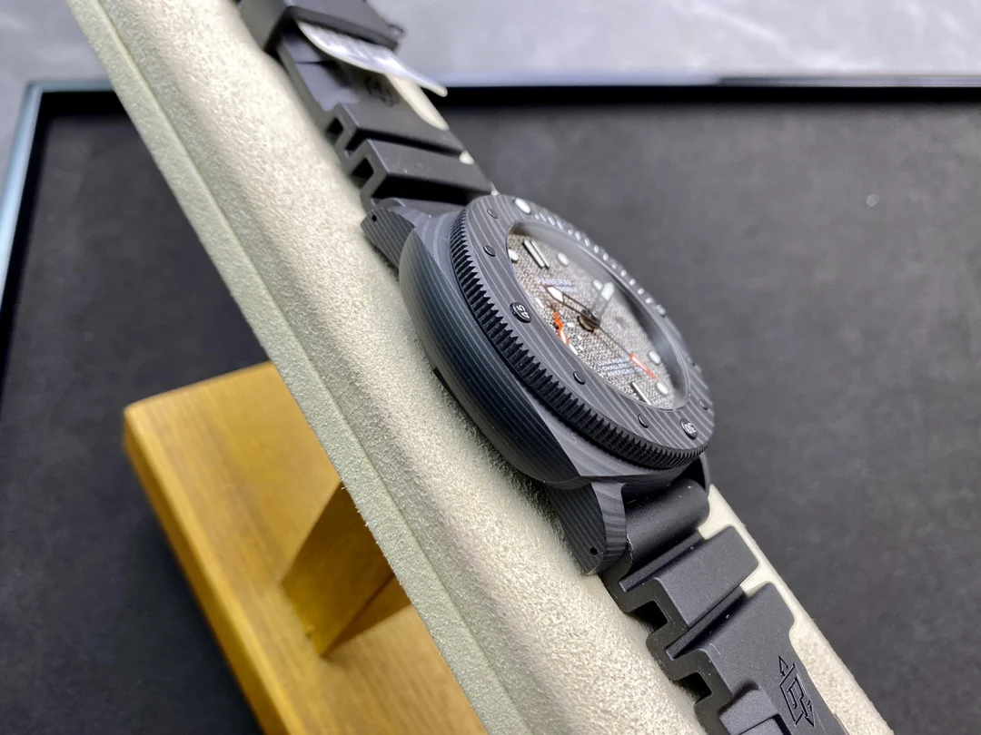 Panerai Black Dial PAM01039 47mm — photographed off the sweep