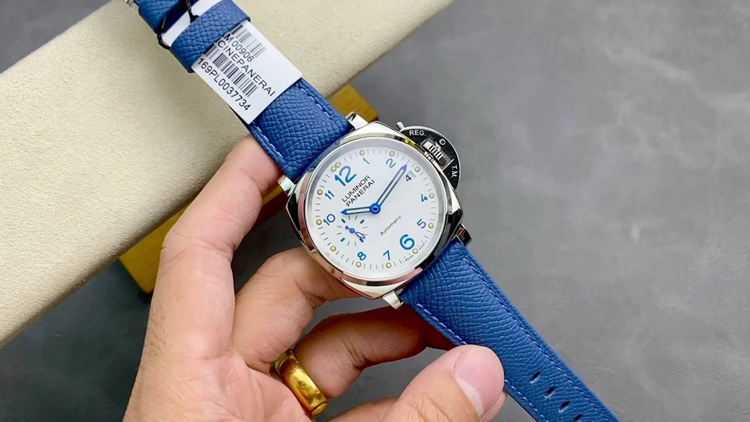 Panerai Blue Dial PAM00906 42mm