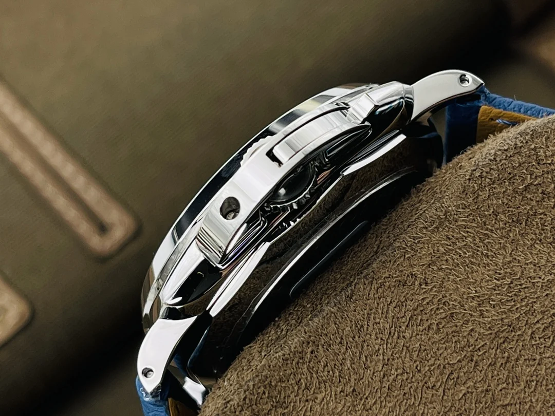 Panerai Blue Dial PAM00906 — photographed off the sweep
