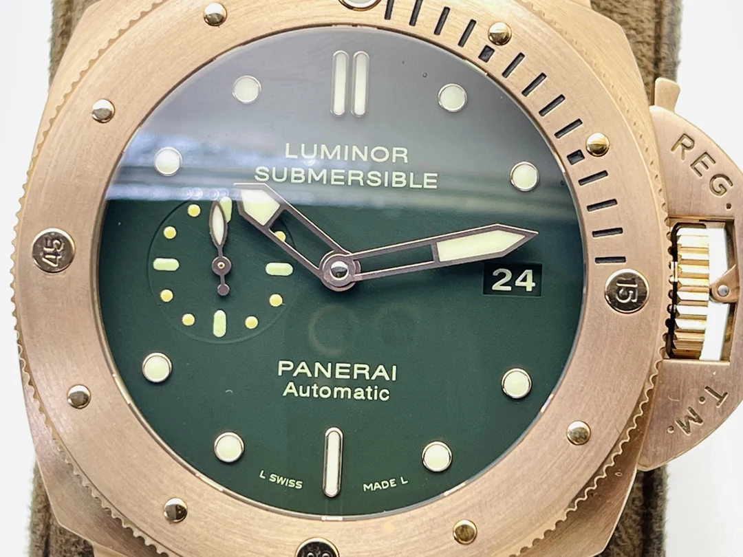 Panerai Bronze PAM00382 47mm — photographed off the sweep