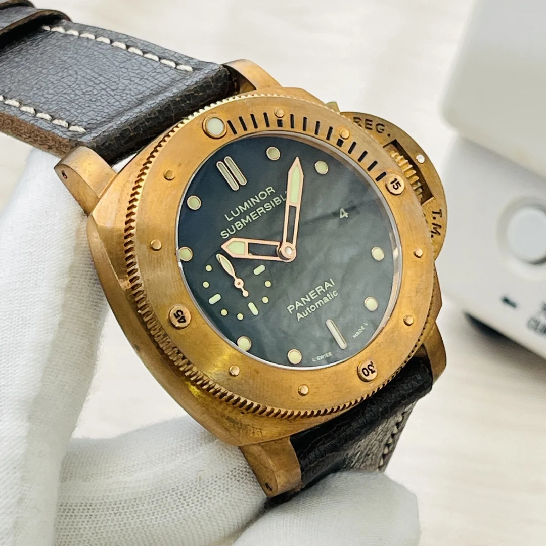 Panerai Bronze PAM00382 47mm — photographed off the sweep