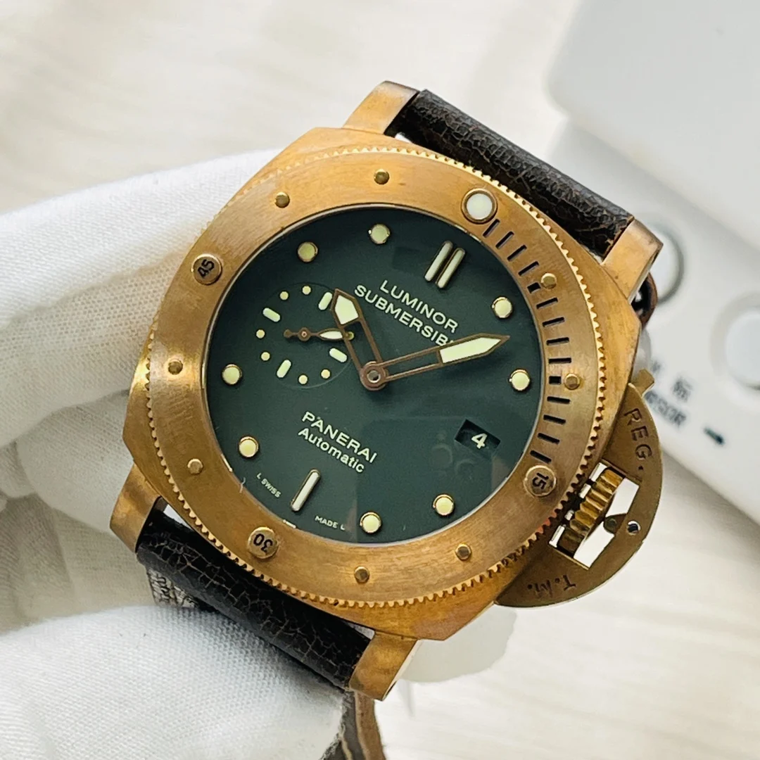 Panerai Bronze PAM00382 47mm — photographed off the sweep