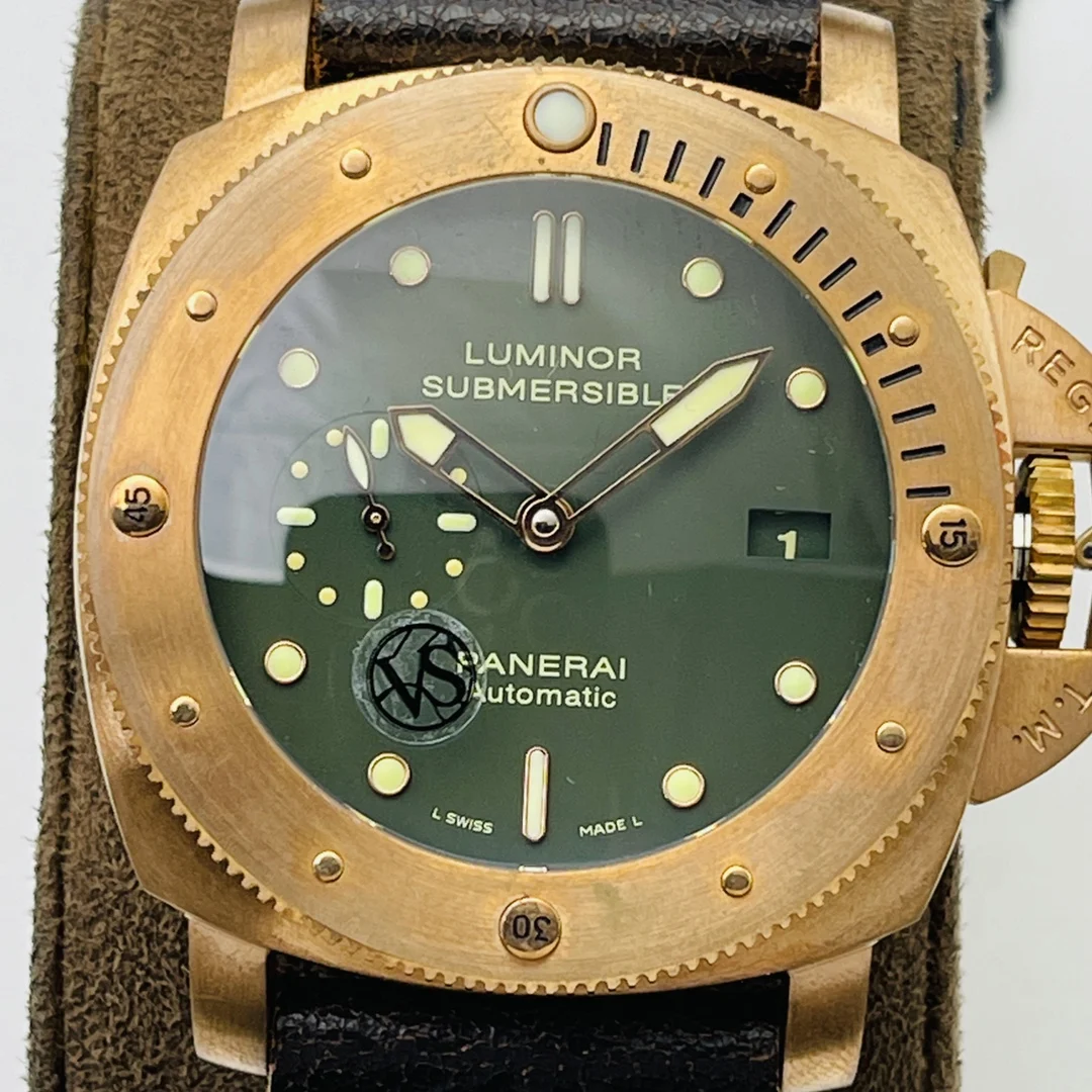 Panerai Bronze PAM00382 47mm — photographed off the sweep