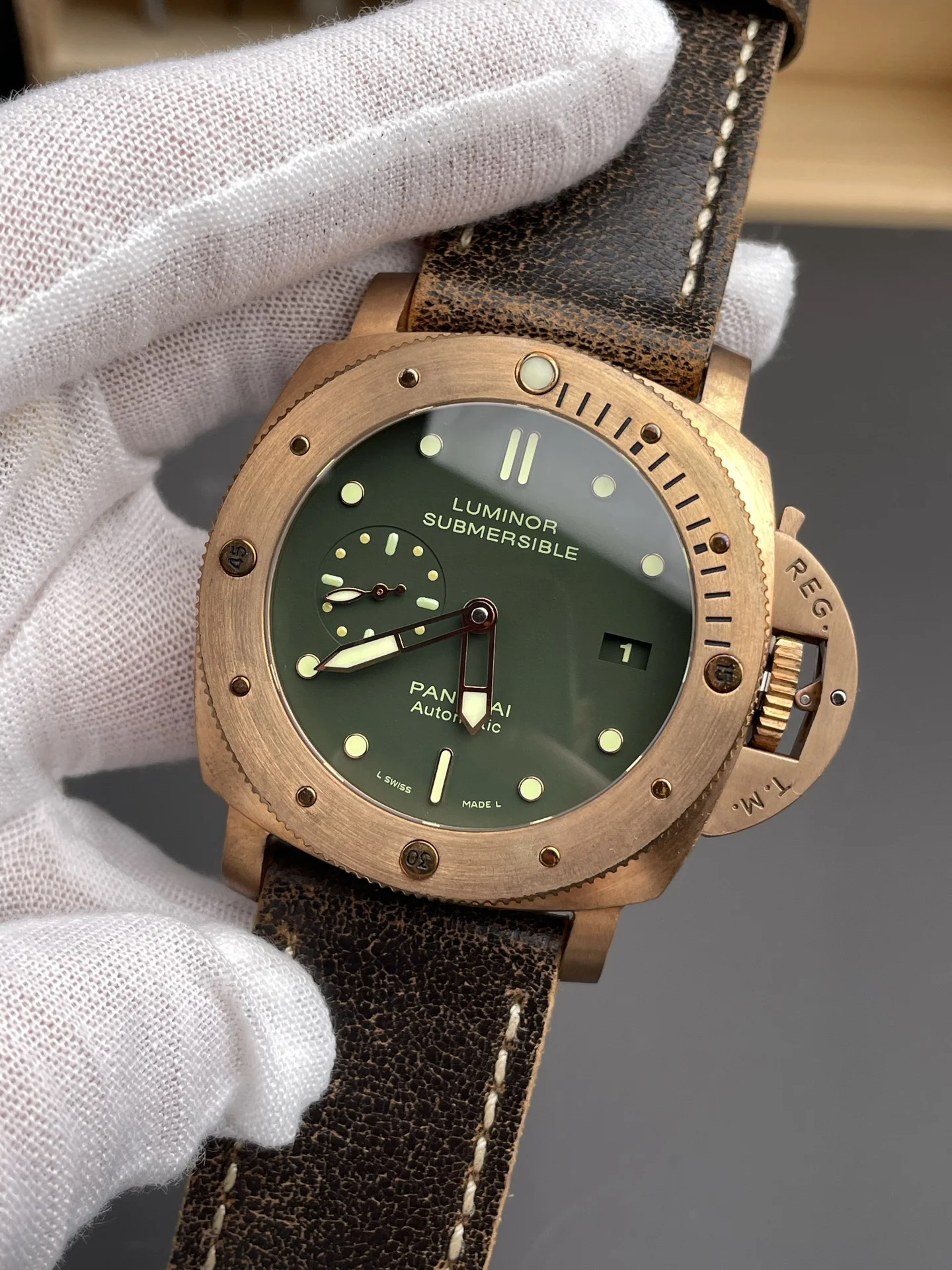 Panerai Bronze PAM00382 47mm — photographed off the sweep