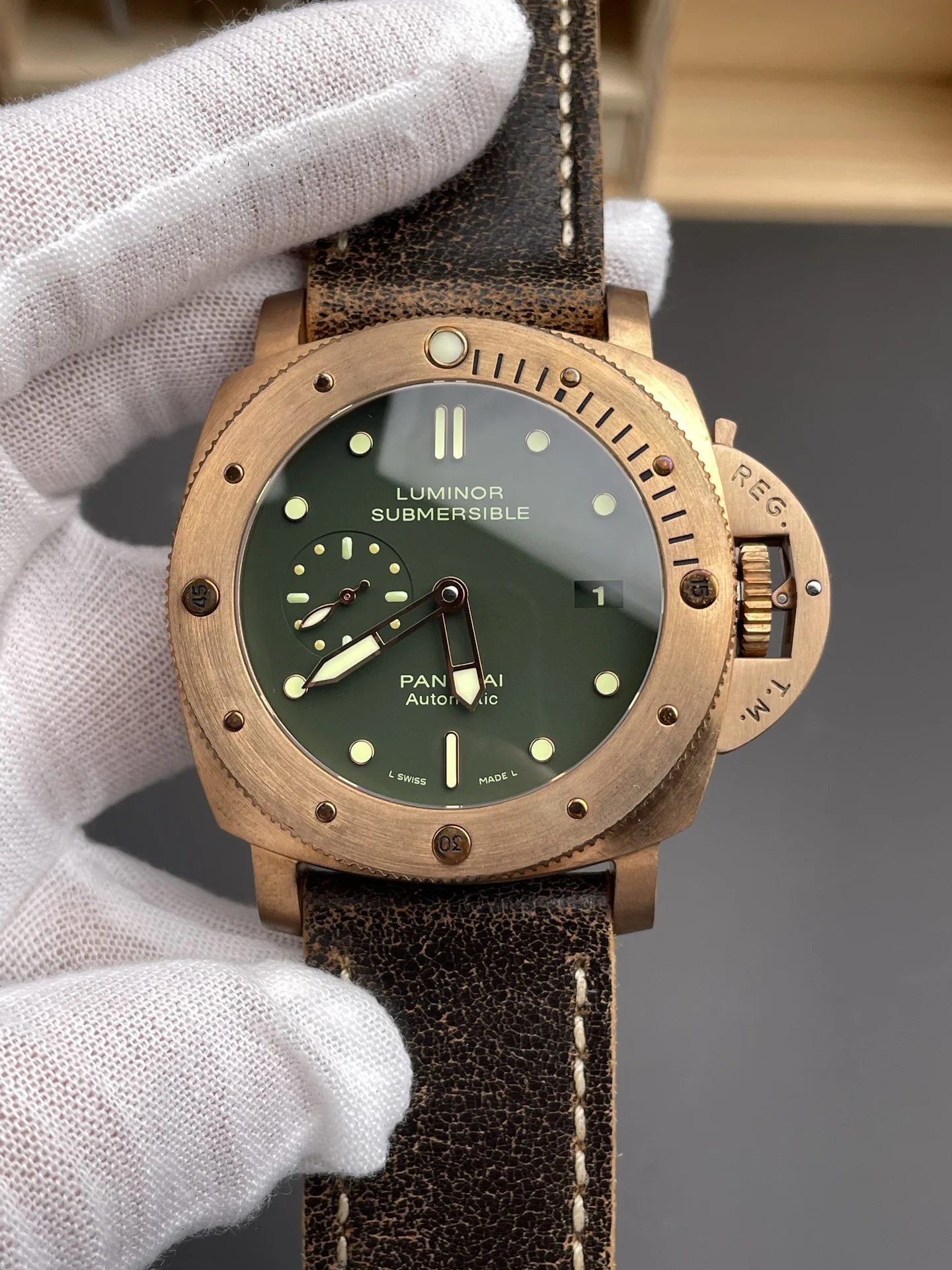 Panerai Bronze PAM00382 47mm — photographed off the sweep
