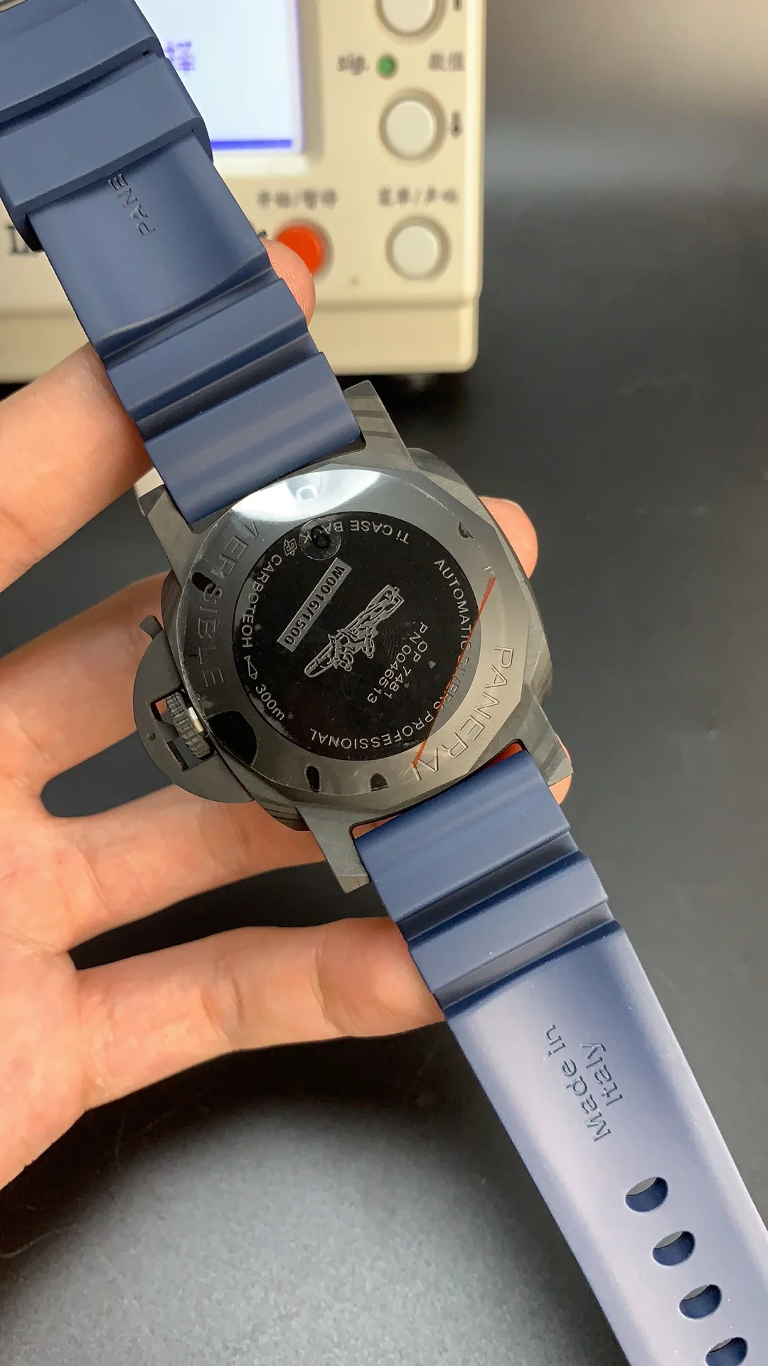 Panerai Carbon — photographed off the sweep