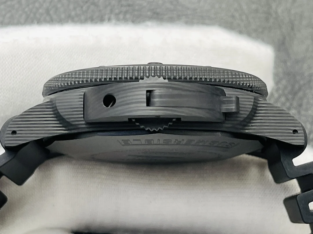 Panerai Carbon — photographed off the sweep