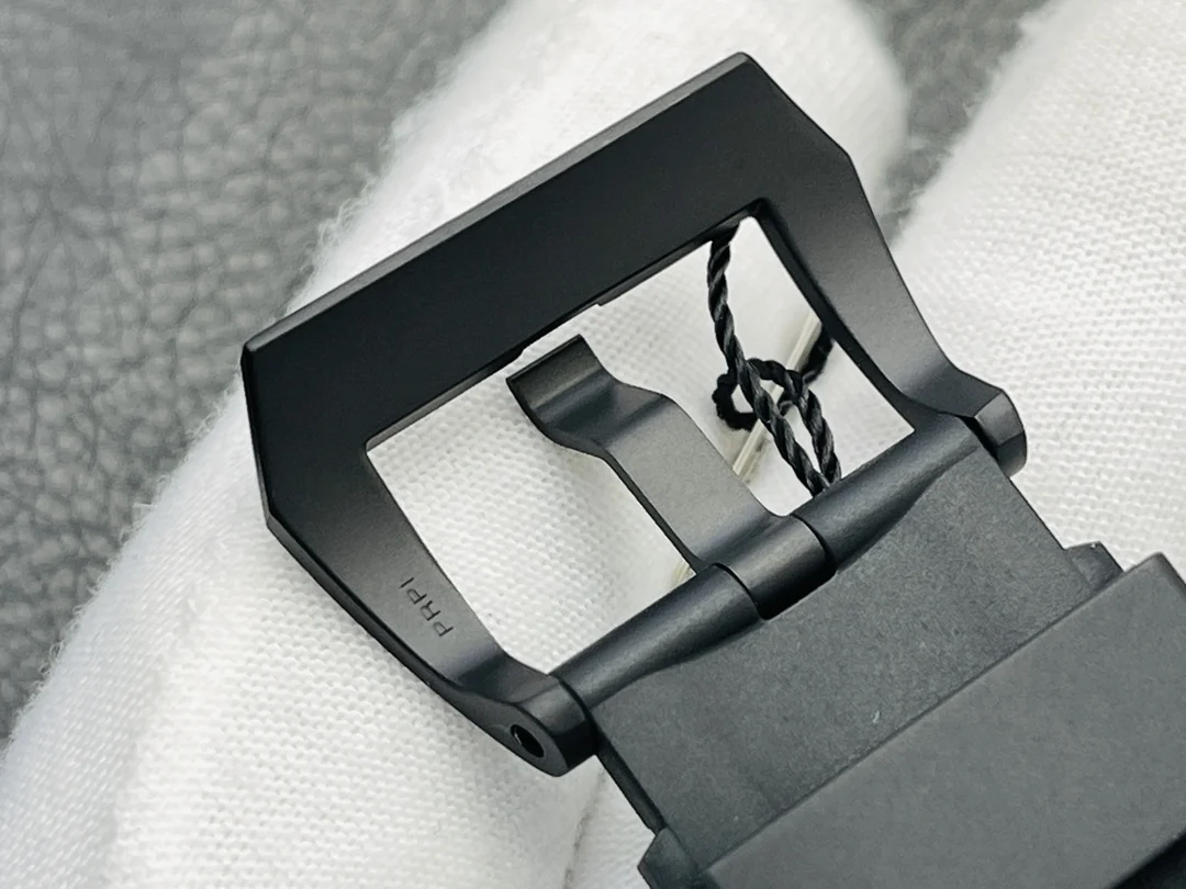 Panerai Carbon — photographed off the sweep