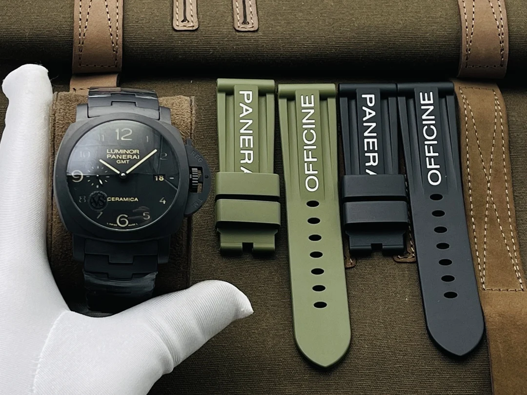 Panerai Carbon Diamond-Set — photographed off the sweep