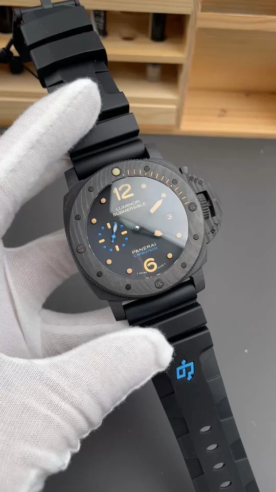 Panerai Carbon PAM00616 47mm