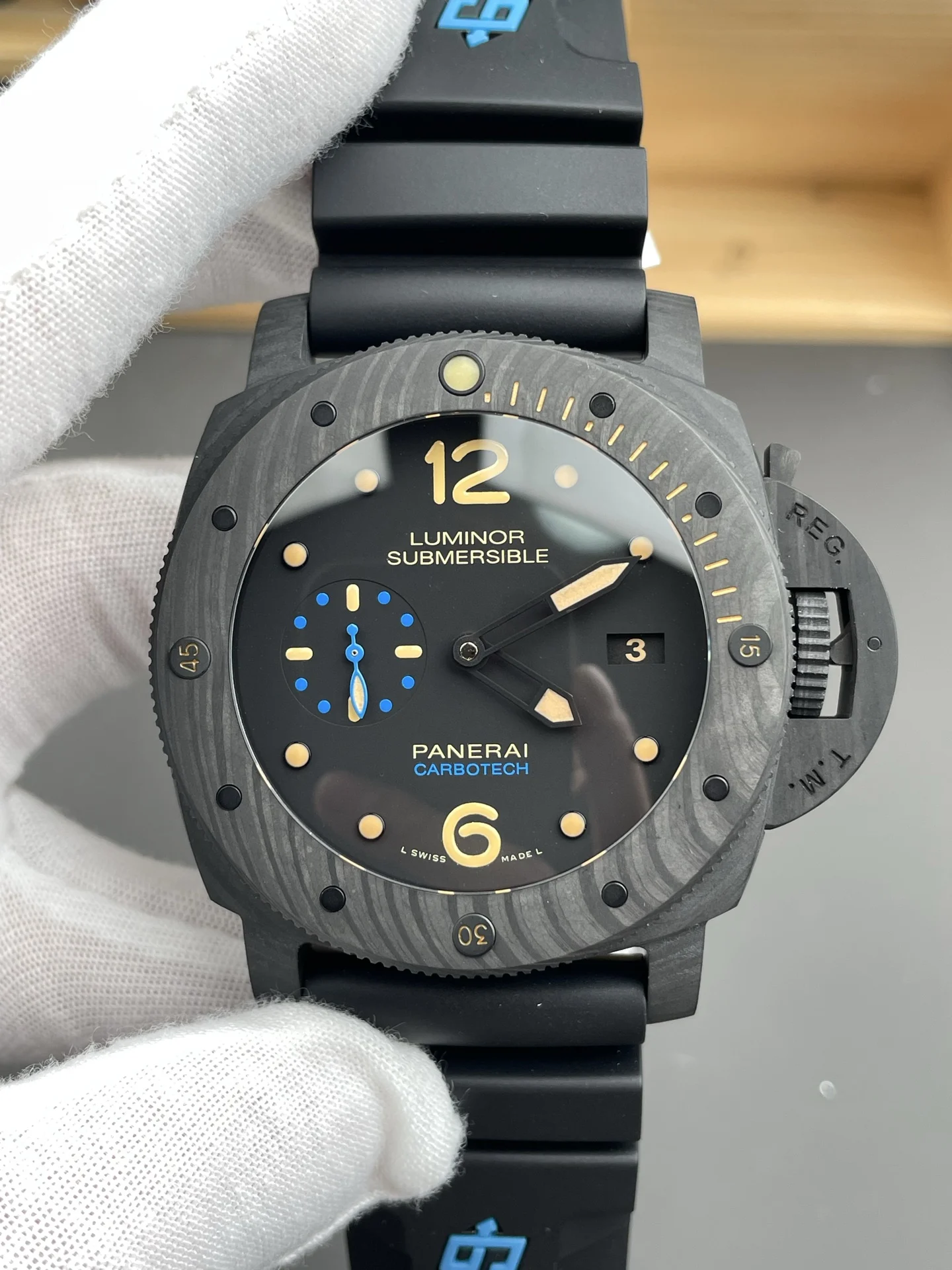 Panerai Carbon PAM00616 47mm — photographed off the sweep