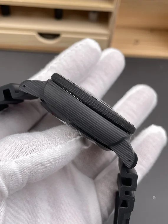 Panerai Carbon PAM00616 47mm