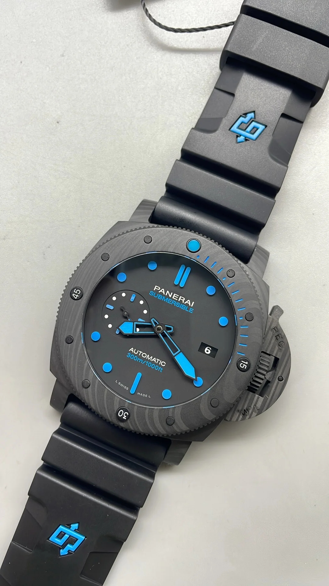 Panerai Carbon PAM00960 — photographed off the sweep