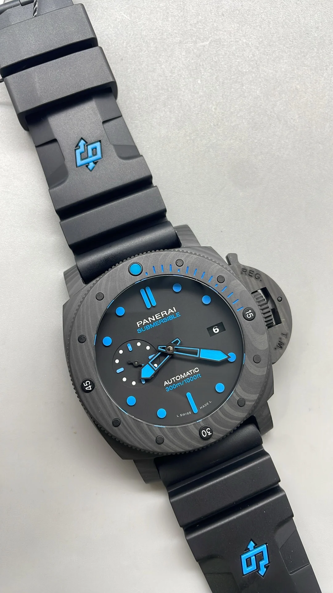 Panerai Carbon PAM00960 — photographed off the sweep