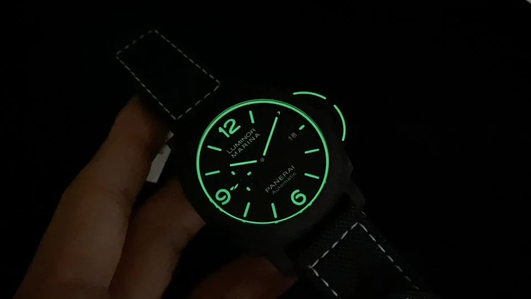 Panerai Carbon PAM01118 44mm