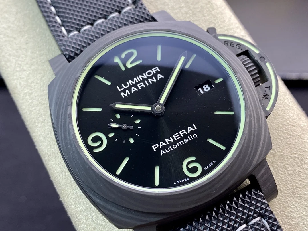 Panerai Carbon PAM01118 44mm — photographed off the sweep