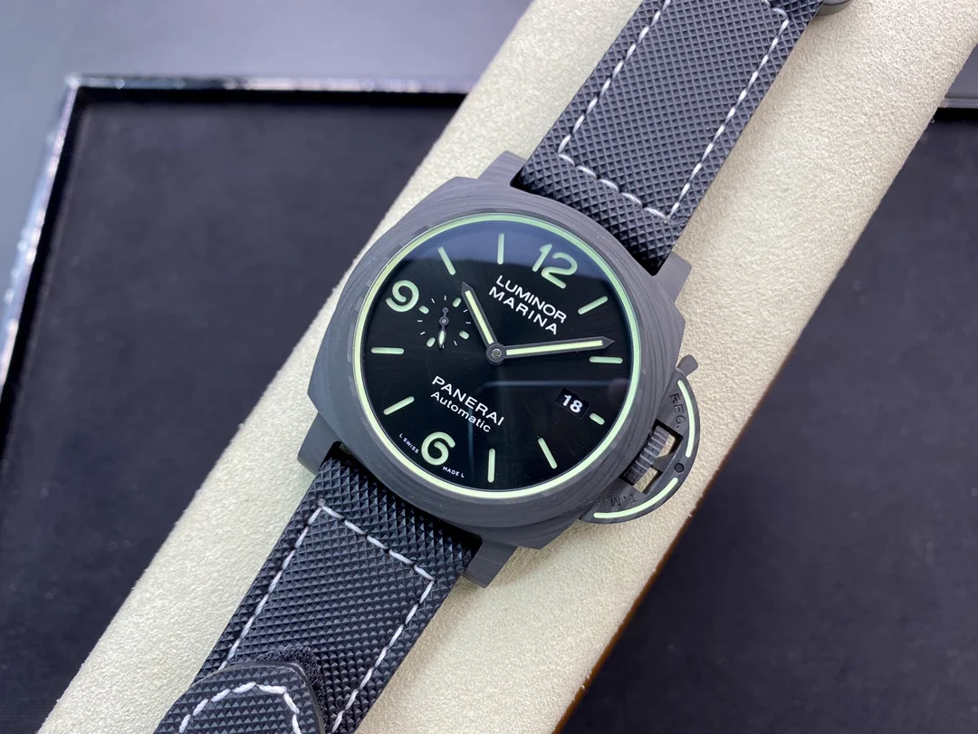 Panerai Carbon PAM01118 44mm — photographed off the sweep