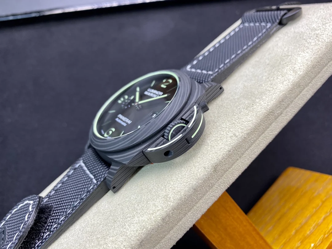 Panerai Carbon PAM01118 44mm — photographed off the sweep