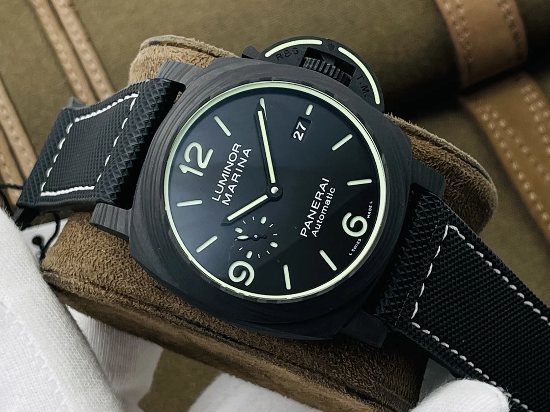 Panerai Carbon PAM01118 44mm — photographed off the sweep