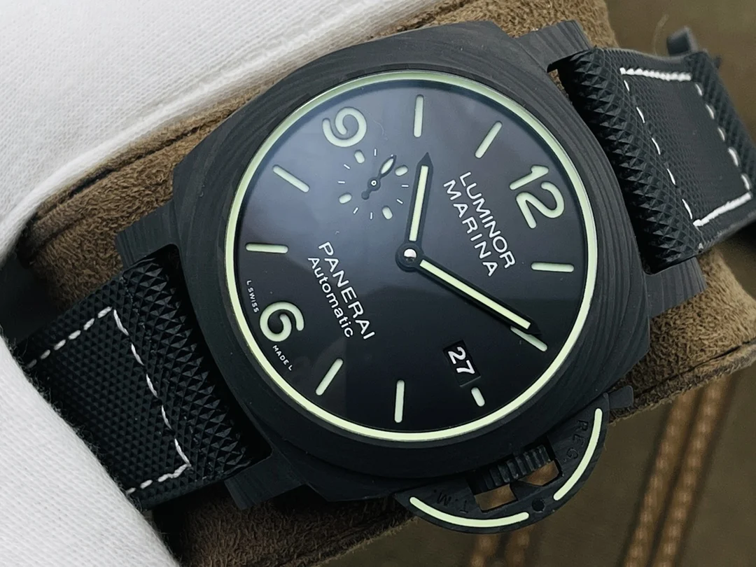 Panerai Carbon PAM01118 44mm — photographed off the sweep