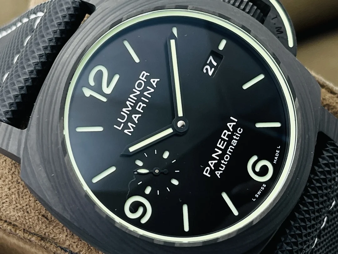 Panerai Carbon PAM01118 44mm — photographed off the sweep