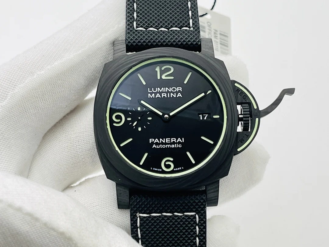 Panerai Carbon PAM01118 44mm — photographed off the sweep