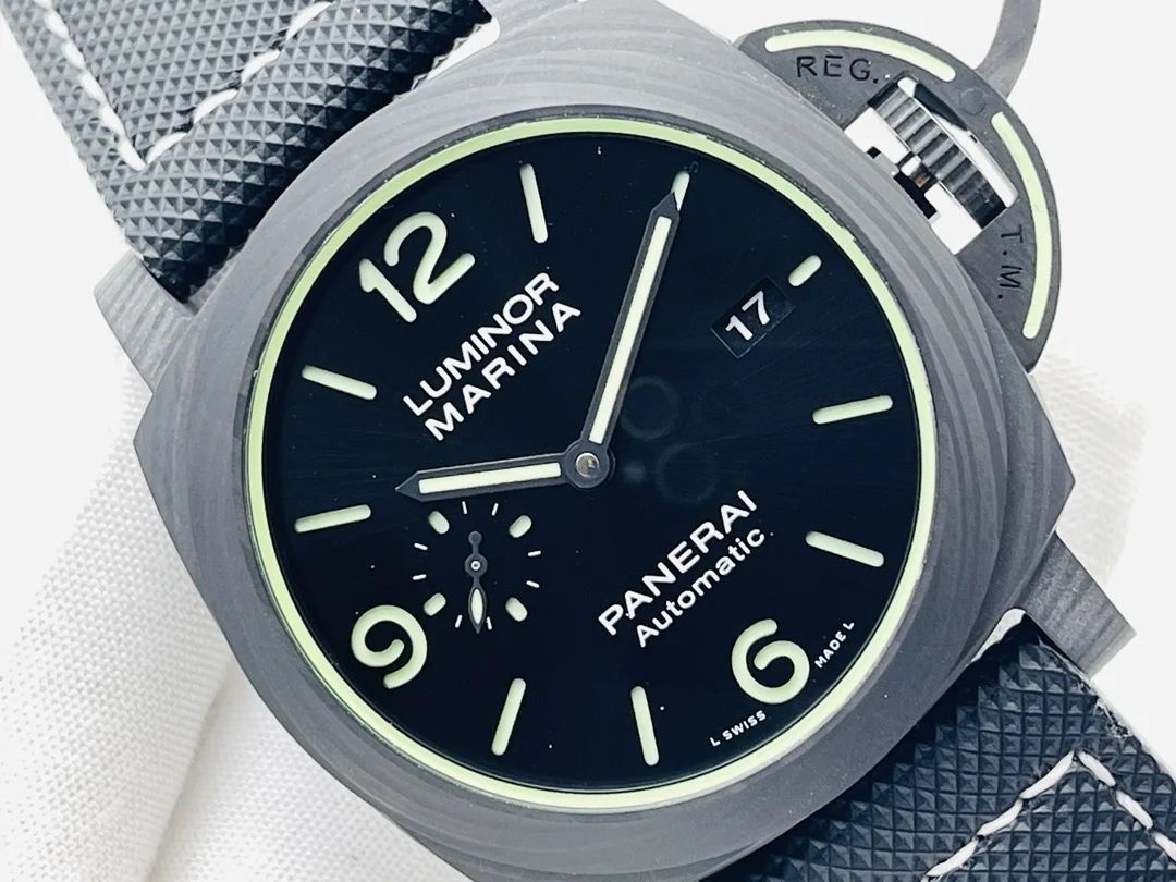 Panerai Carbon PAM01118 44mm — photographed off the sweep