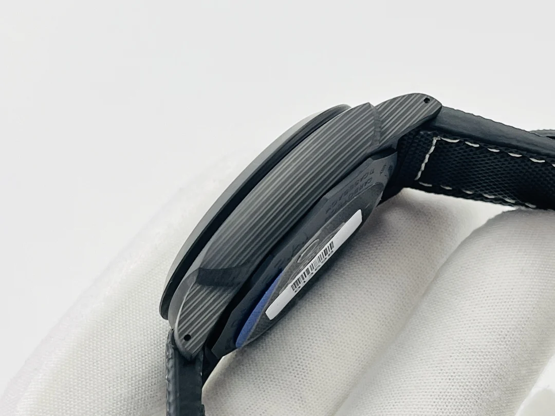 Panerai Carbon PAM01118 44mm — photographed off the sweep