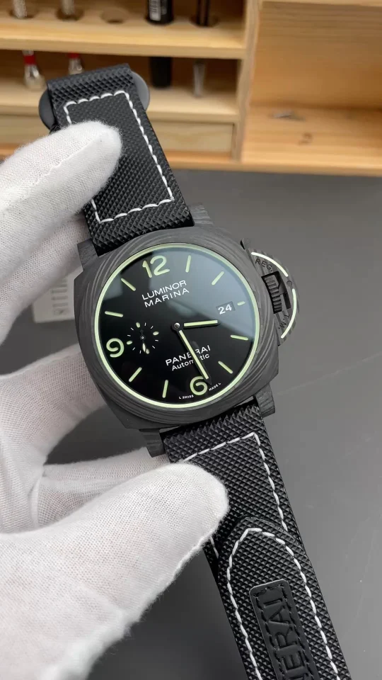 Panerai Carbon PAM01118 44mm